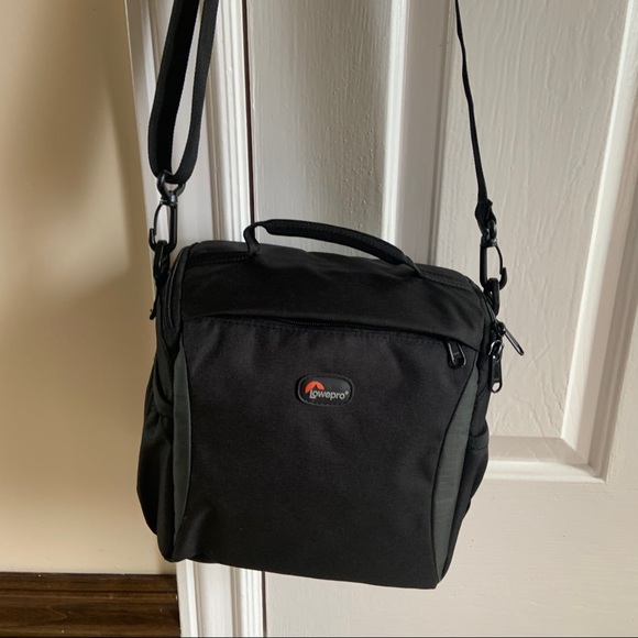 Lowepro Camera Case Format 160 - Picture 2 of 6